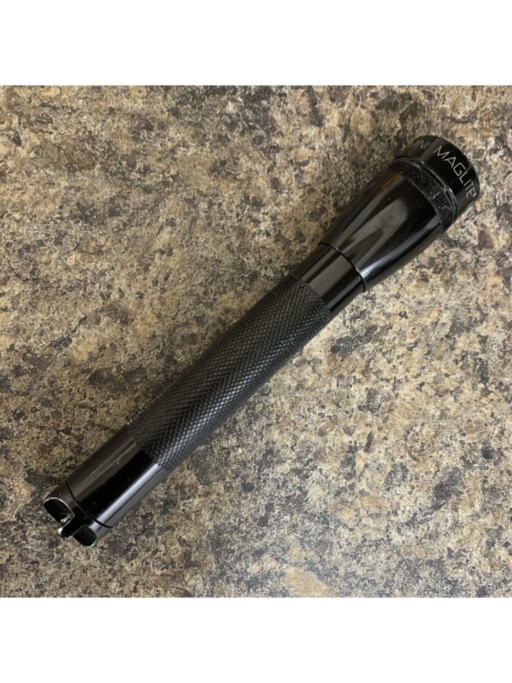 Mini Maglite Super-Bright Krypton Lamp Flashlight PARTS OR REPAIR AA Instrument